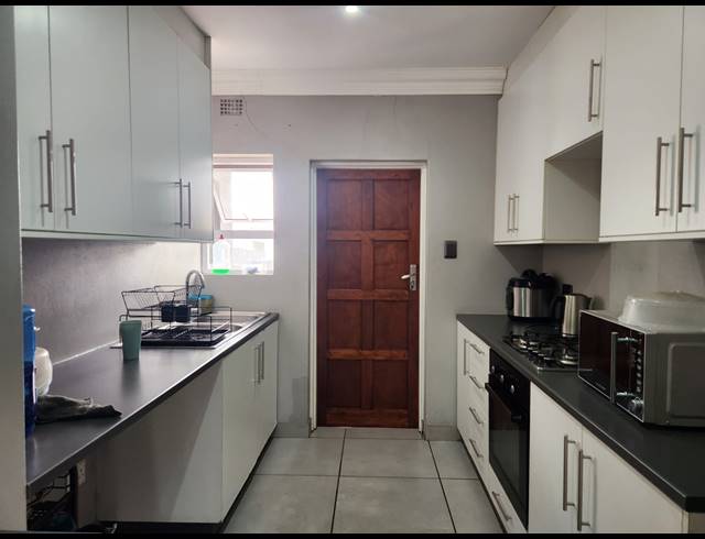 3 BEDROOM TOWNHOUSE FOR SALE IN ARCON PARK